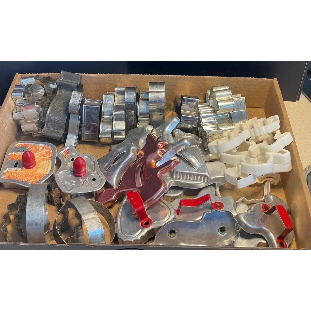 Vintage Metal Cookie Cutters Set Assorted Shapes Holiday Baking Fun‎